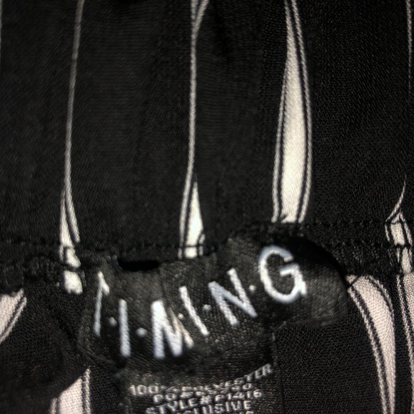 ✨3 FOR $24✨Black and white wide leg pants - Picture 4 of 8